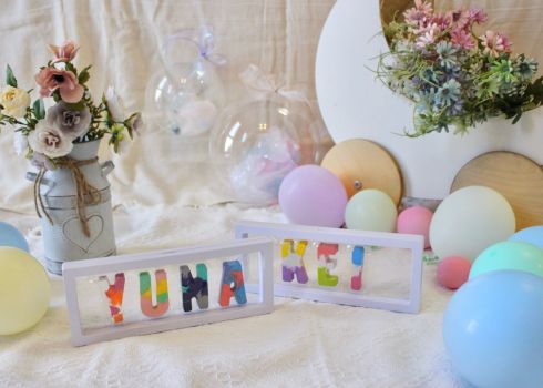 お名前カスタムクレヨン～ママの想いを色彩に込めて～