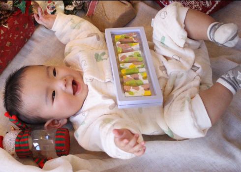 お名前カスタムクレヨン～ママの想いを色彩に込めて～